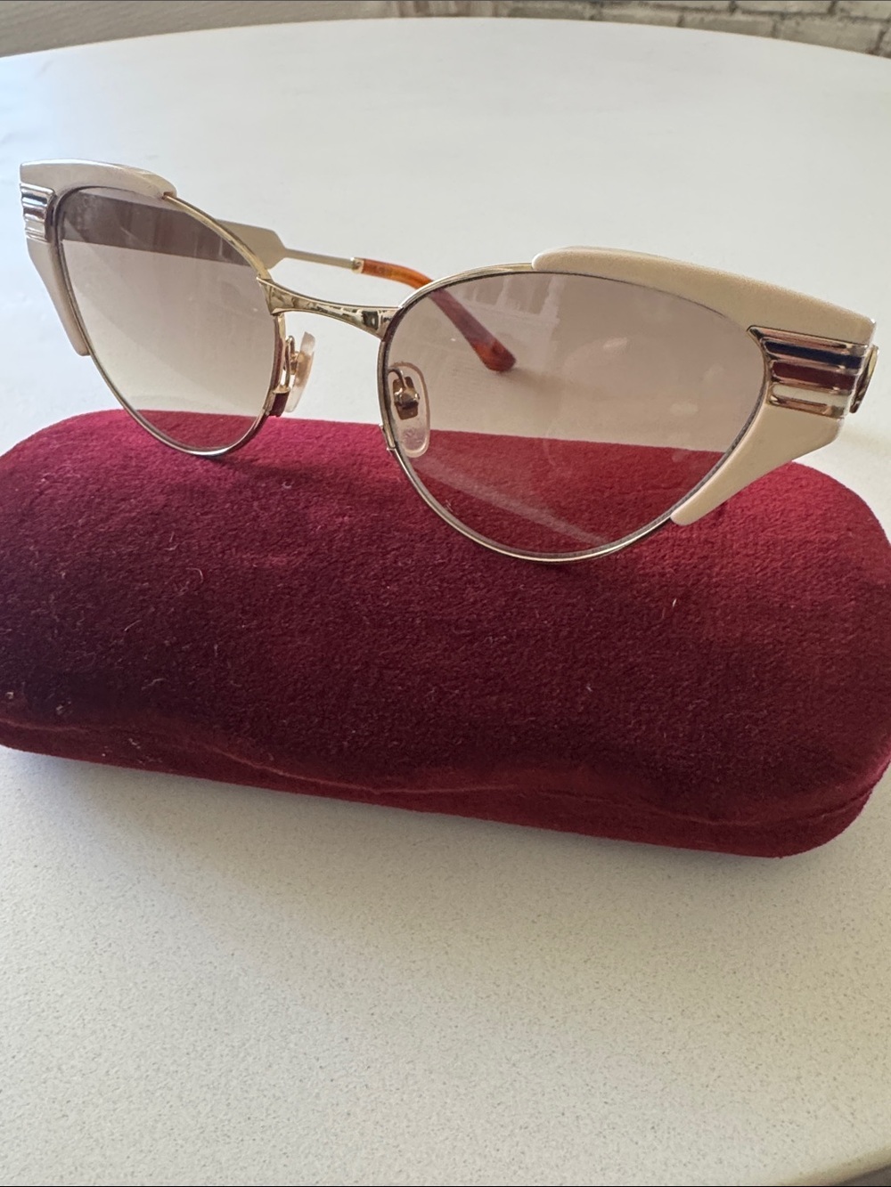 Authentic Gucci Beige and Gold Cat-Eye Women's sunglasses